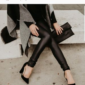 Black matte leggings